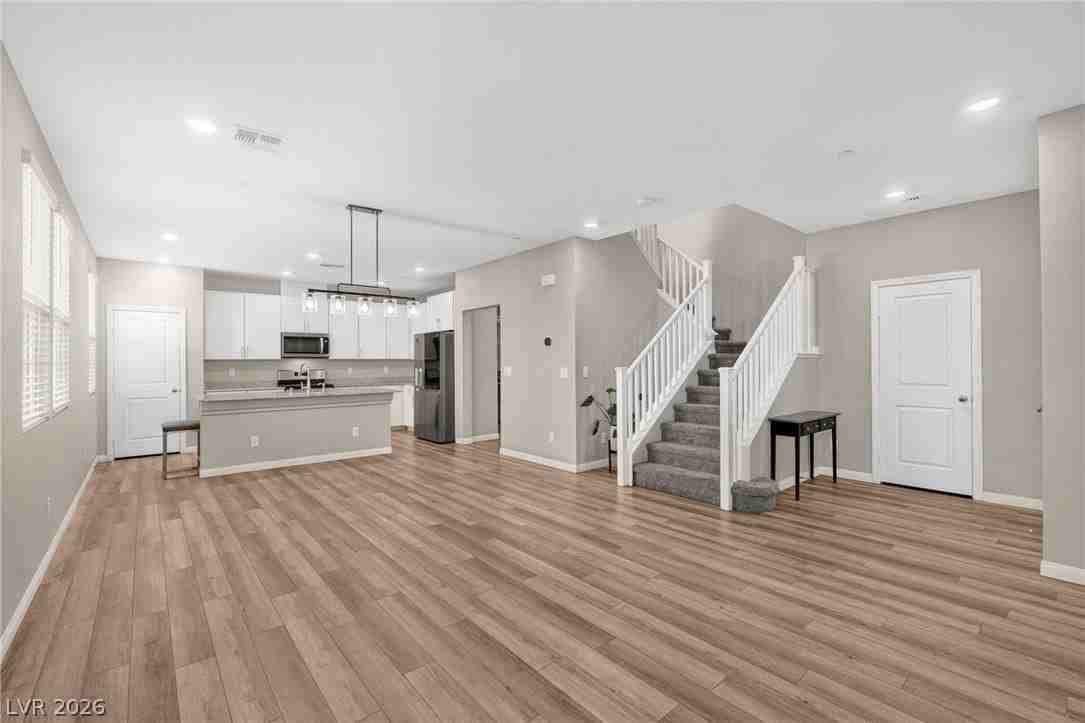 2435 Bellinzona Pl - Photo 6 of 41