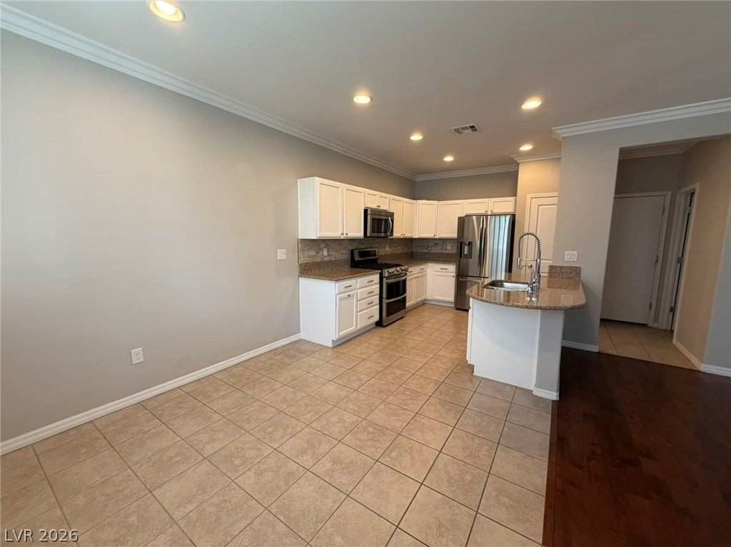 11241 Lompoc Ct - Photo 5 of 17