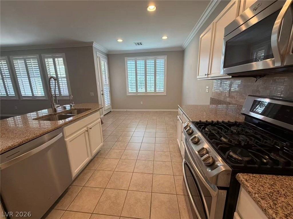 11241 Lompoc Ct - Photo 6 of 17