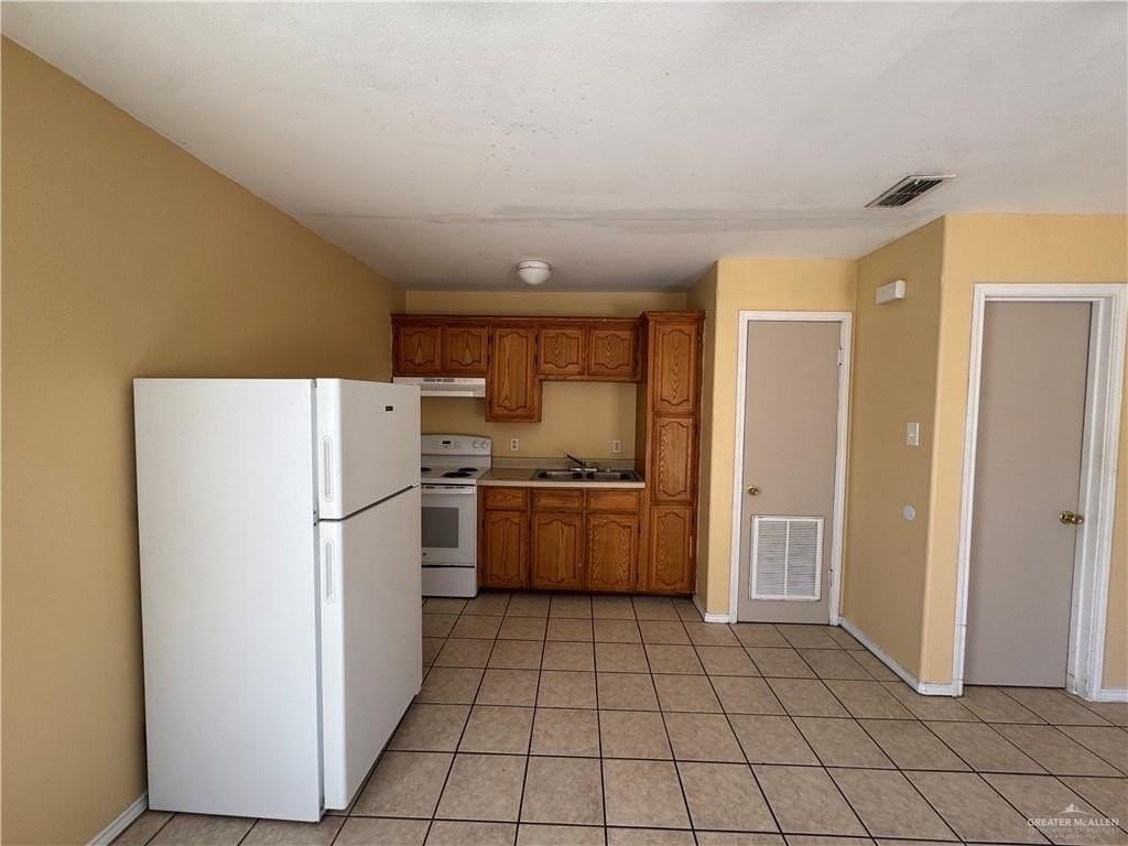 512 N 6th St - Photo 4 of 6