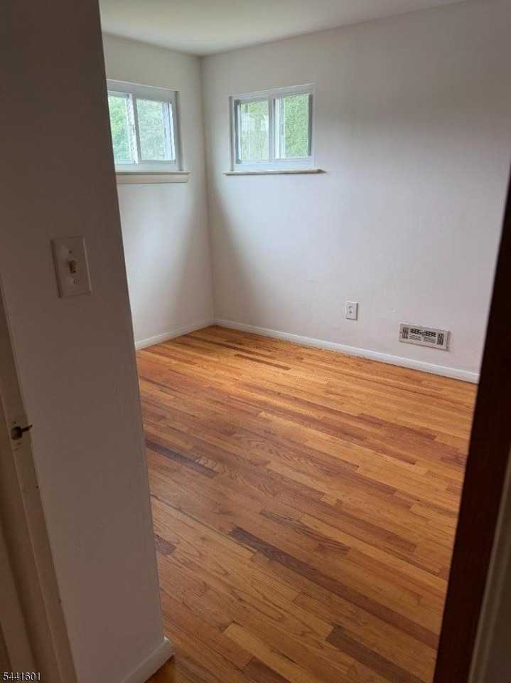 19 Anthony Blvd - Photo 3 of 10