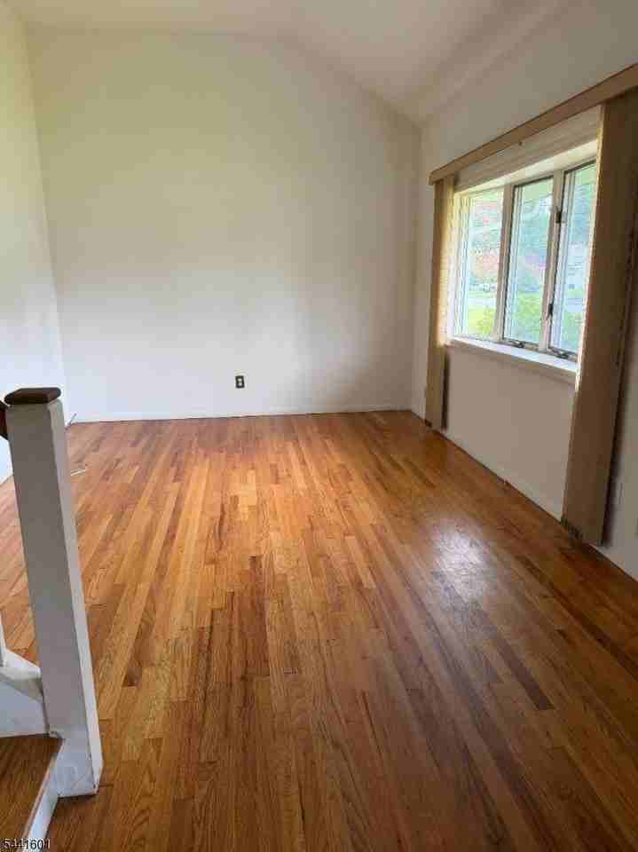 19 Anthony Blvd - Photo 5 of 10