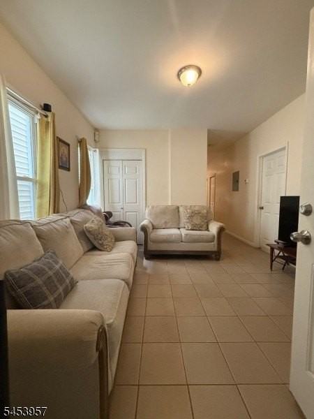 193 Temple St - Photo 4 of 5