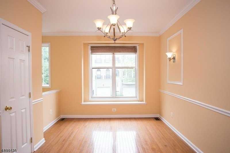443 Hartford Dr - Photo 2 of 24