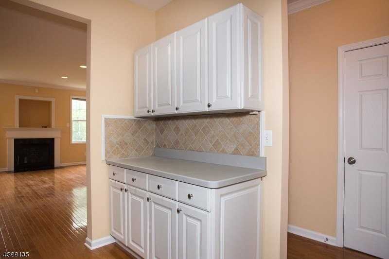 443 Hartford Dr - Photo 4 of 24
