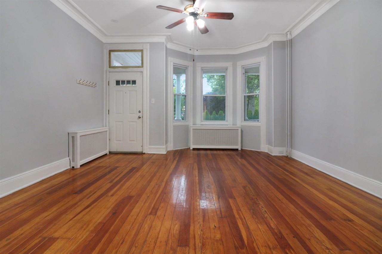 304 24th St #1 - Photo 4 of 43