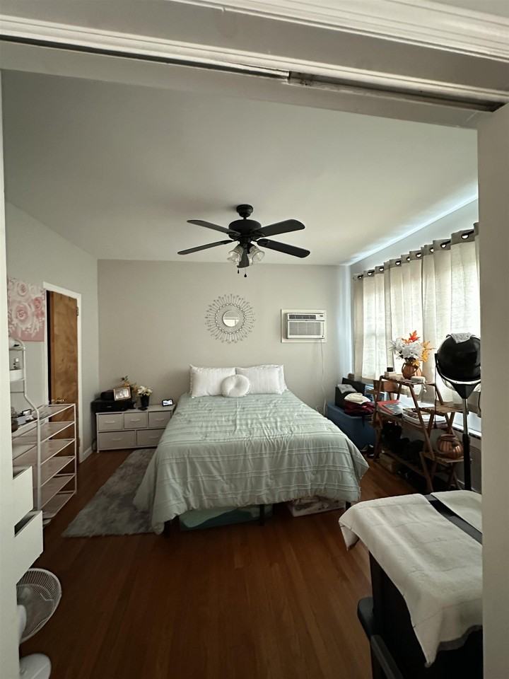50 Humphrey Ave - Photo 2 of 6