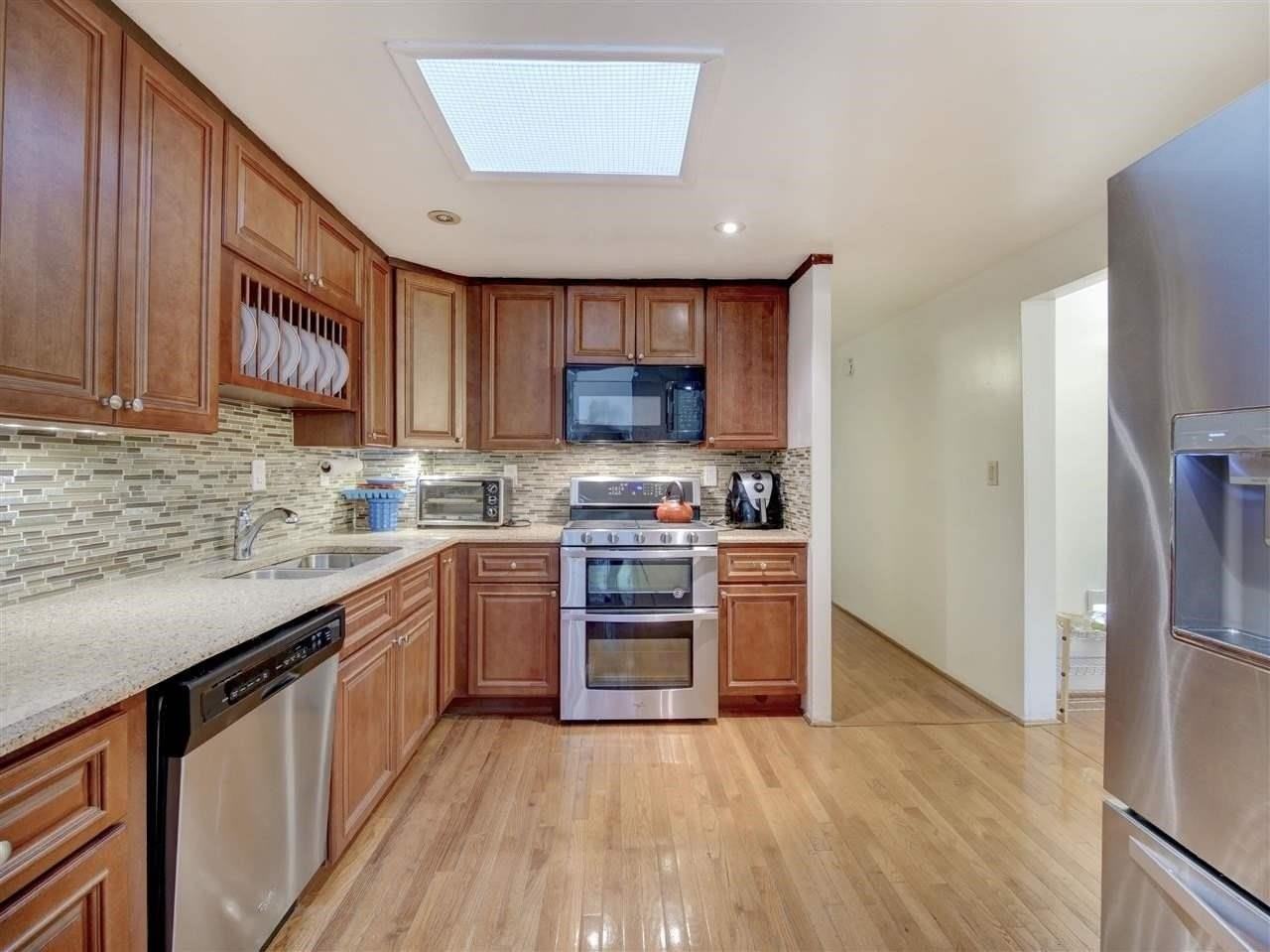 14 Chopin Ct - Photo 4 of 13