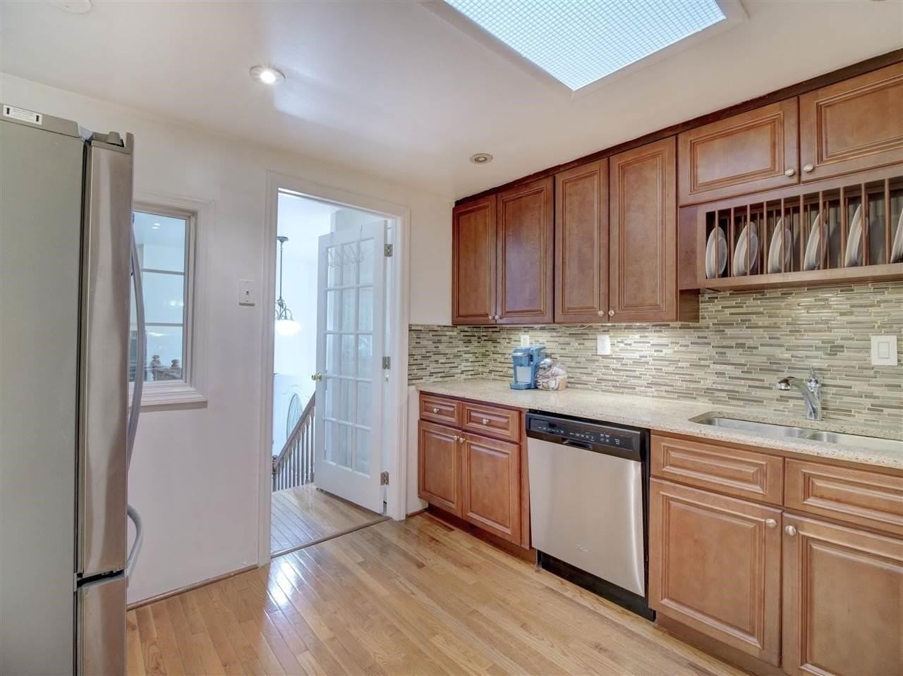 14 Chopin Ct - Photo 5 of 13