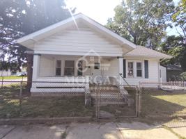 featured image of 1327 Arrow Ave #1