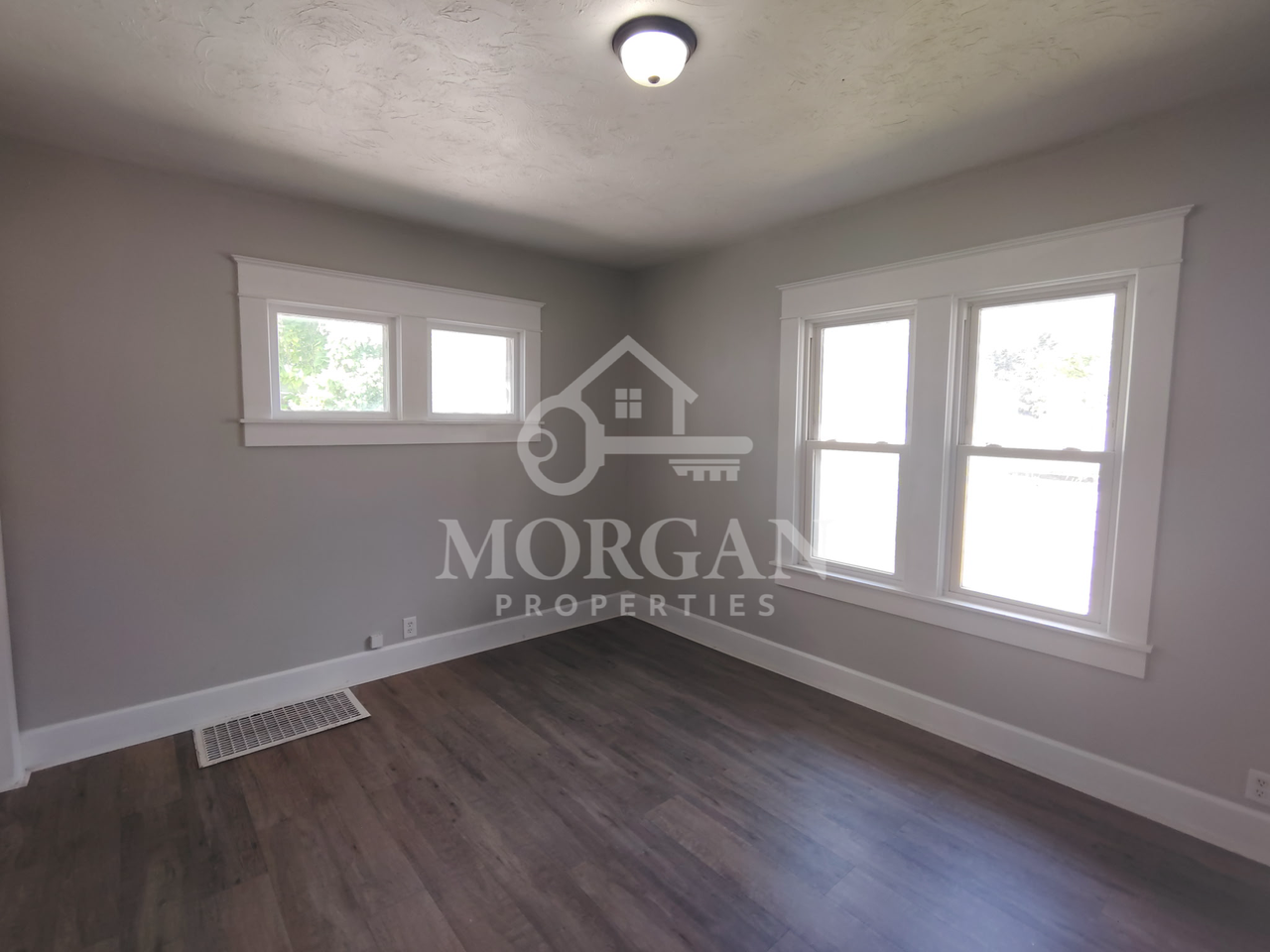 1327 Arrow Ave #1 - Photo 3 of 7