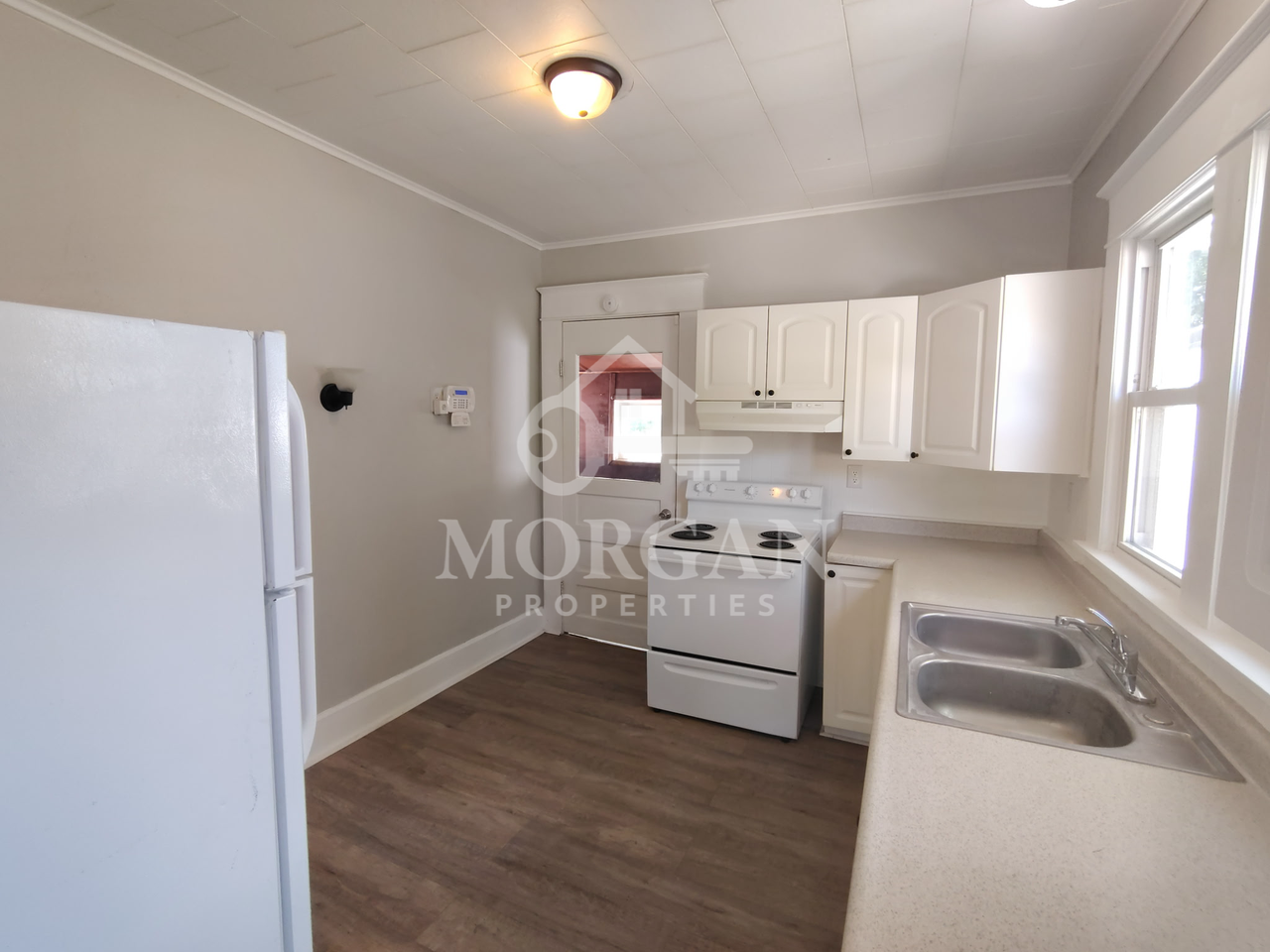 1327 Arrow Ave #1 - Photo 4 of 7