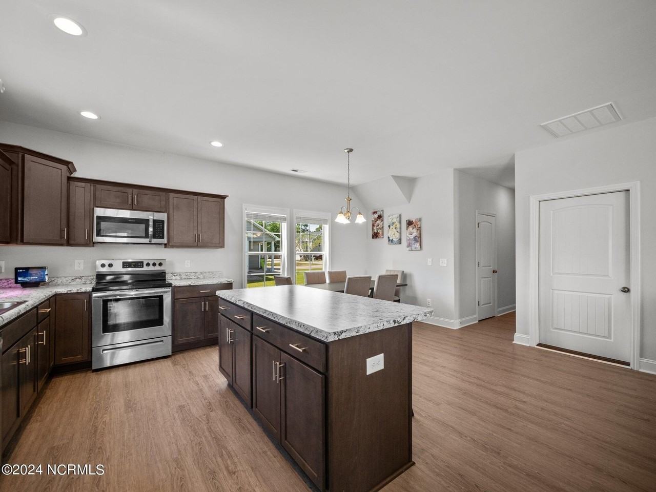 516 Poults Dr - Photo 5 of 23