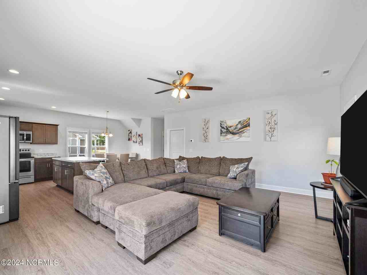 516 Poults Dr - Photo 7 of 23