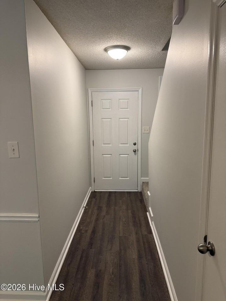 3127 Village Ct N - Photo 2 of 14