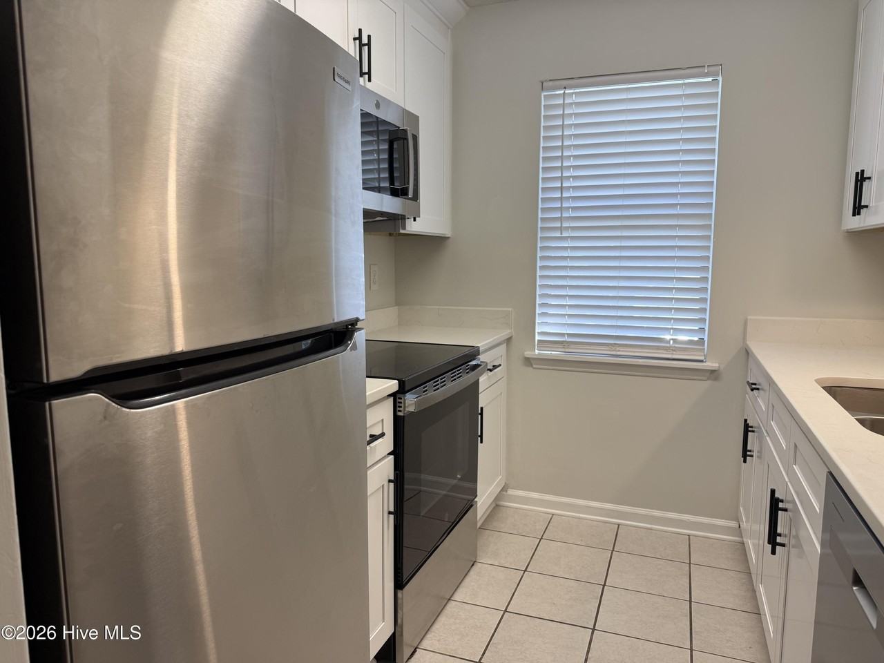 3127 Village Ct N - Photo 7 of 14