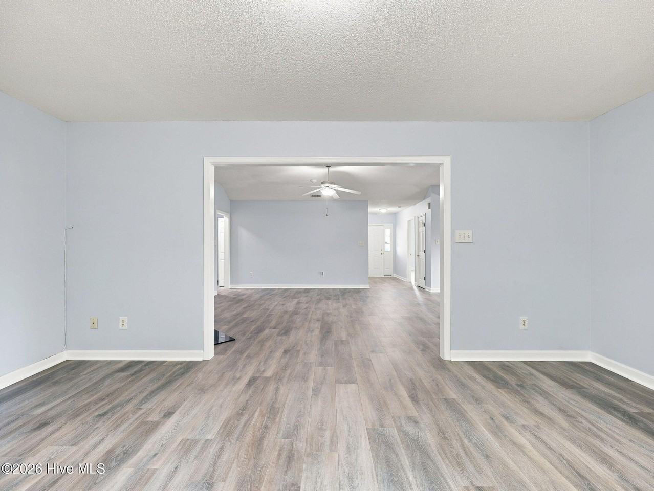 125 Whiteleaf Dr - Photo 4 of 38