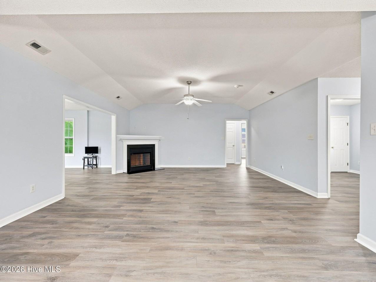 125 Whiteleaf Dr - Photo 7 of 38