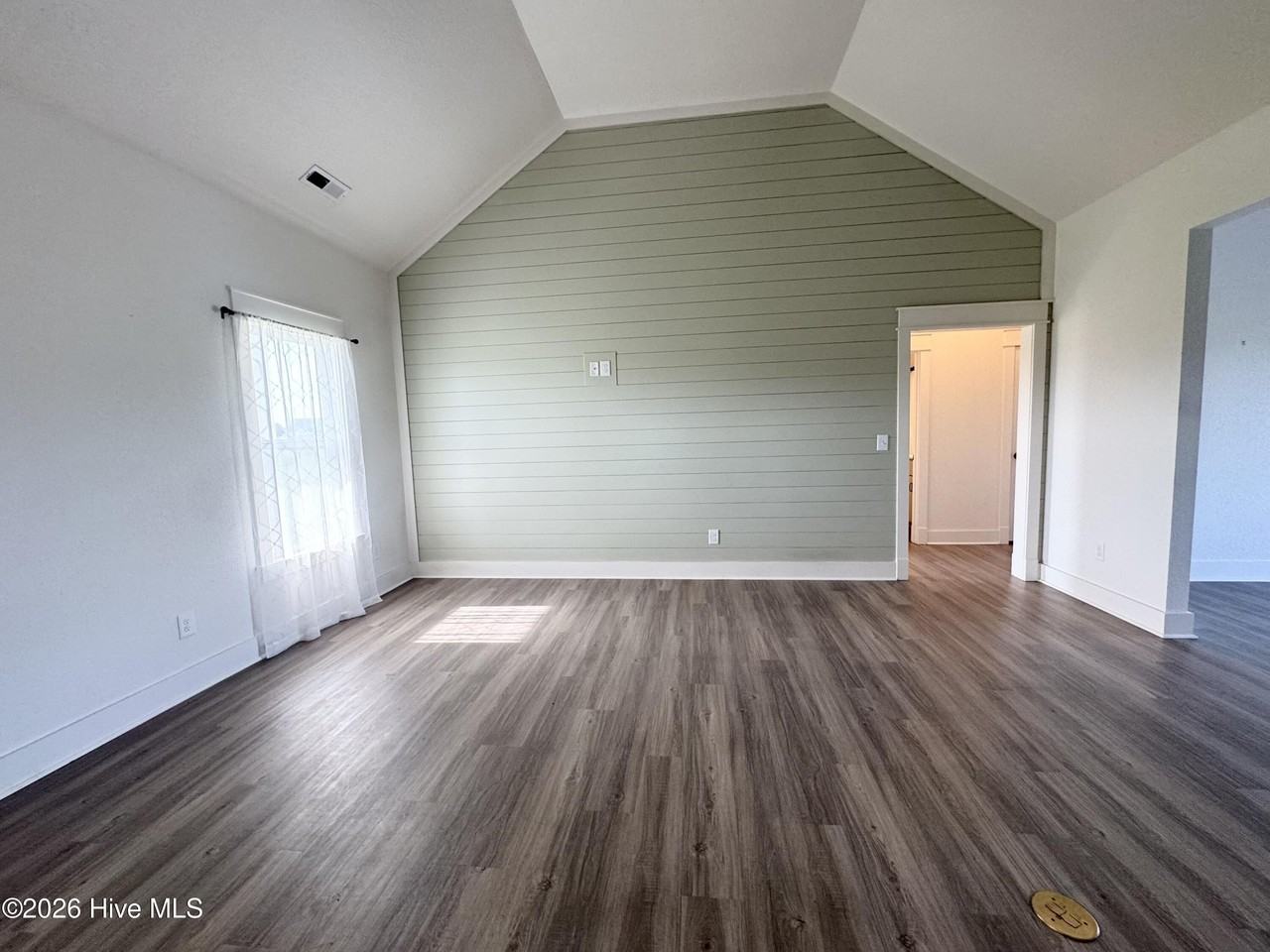 477 N Trotman Rd - Photo 3 of 11