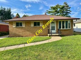 featured image of 650 Sandralee Dr #1