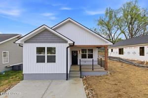 featured image of 818 W Anderson Ave