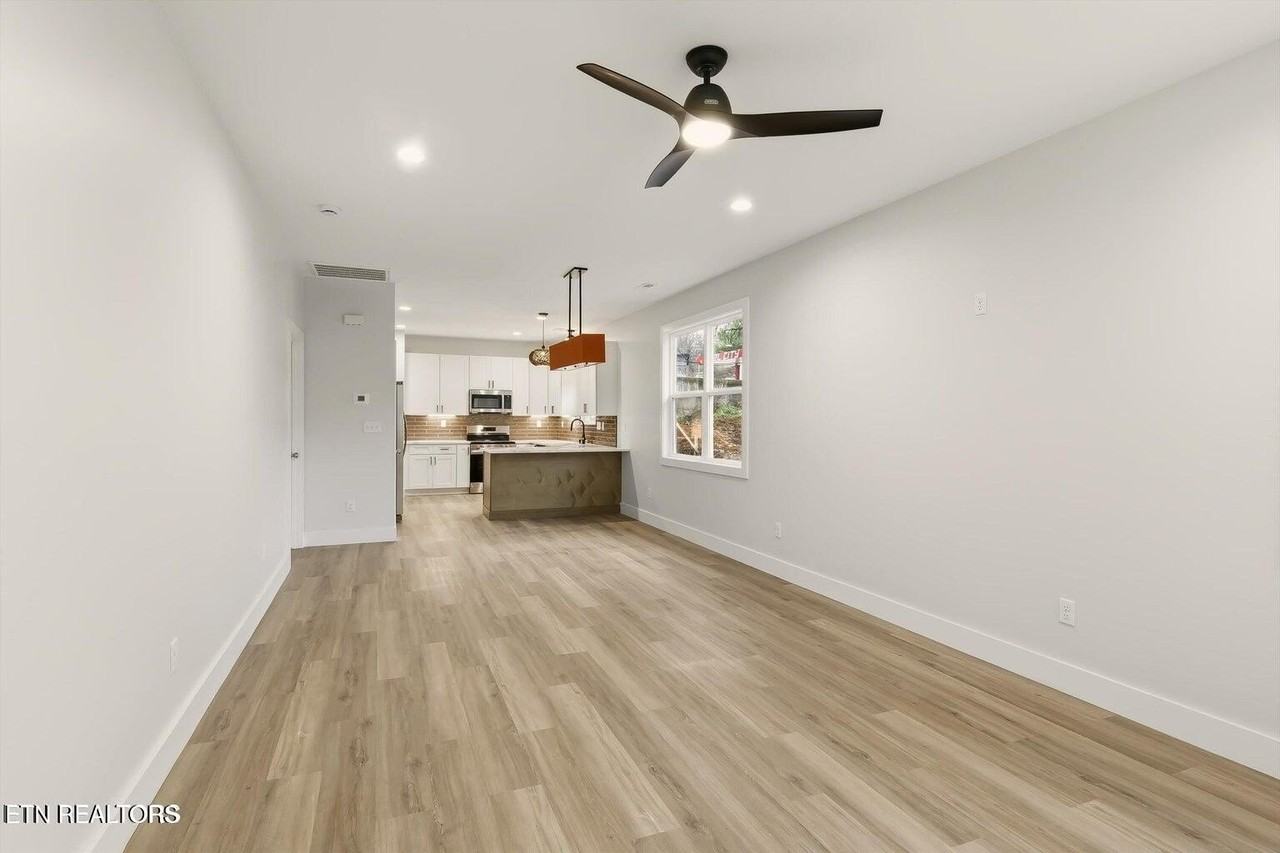 818 W Anderson Ave - Photo 3 of 12