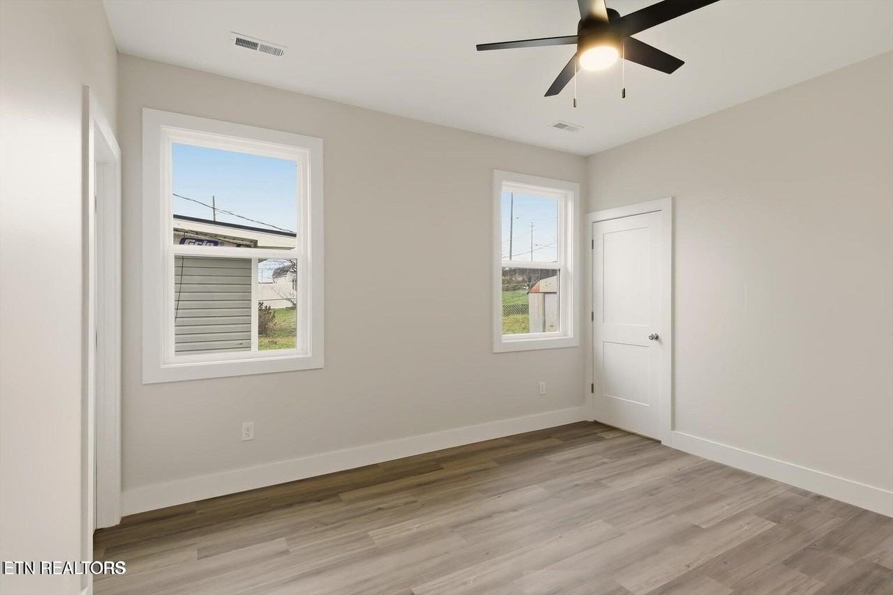 818 W Anderson Ave - Photo 5 of 12