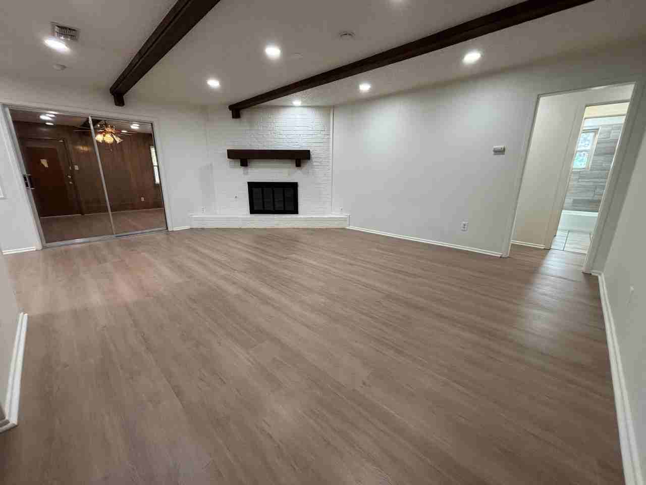 4518 77th St - Photo 4 of 15