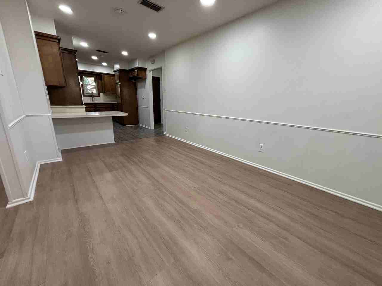 4518 77th St - Photo 5 of 15