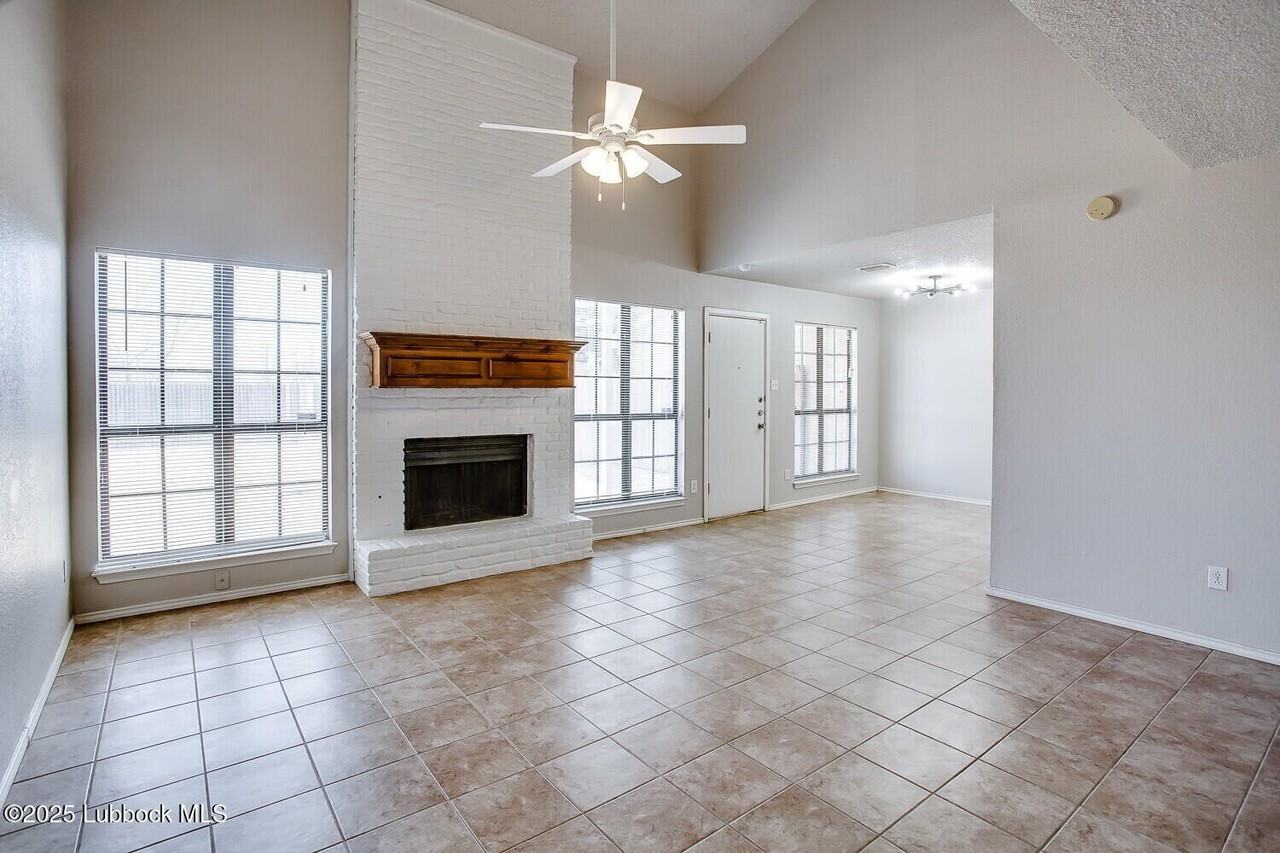 538 N Fulton Ave - Photo 2 of 14