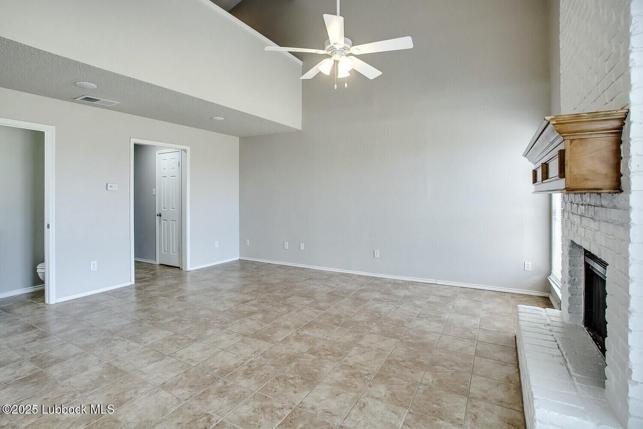538 N Fulton Ave - Photo 4 of 14