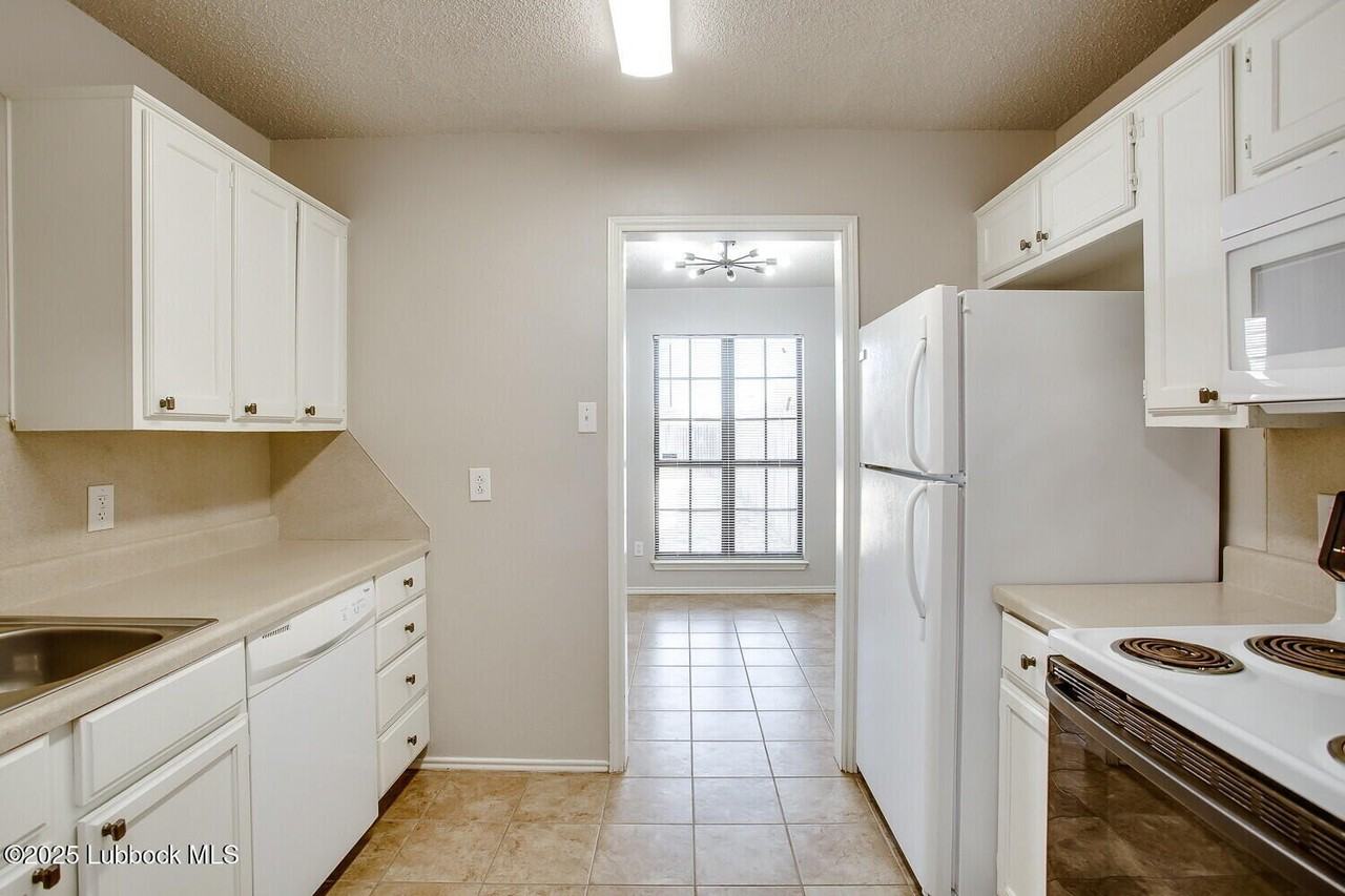 538 N Fulton Ave - Photo 7 of 14
