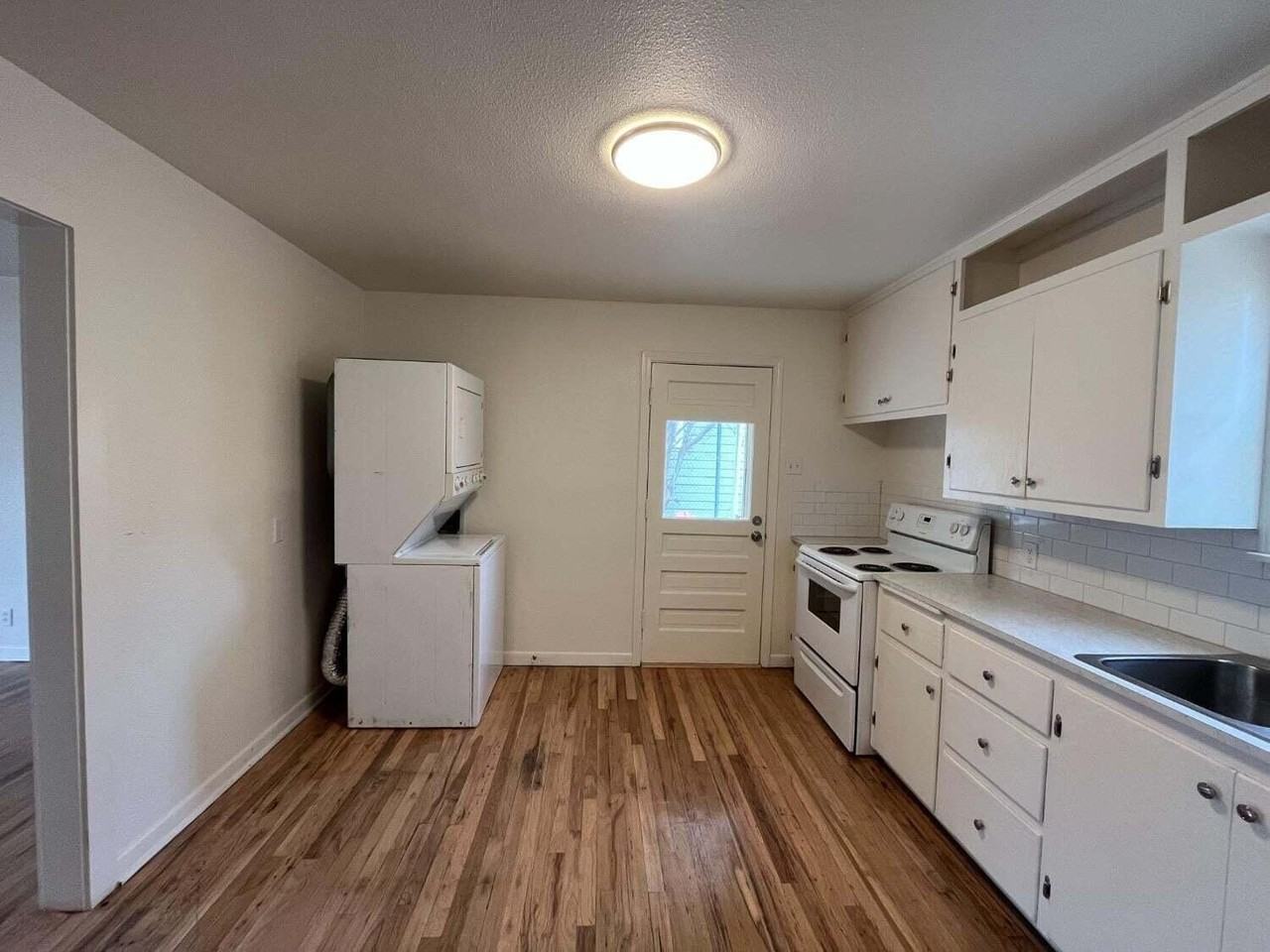 2608 42nd St - Photo 4 of 11