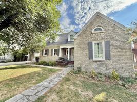featured image of 113 College St