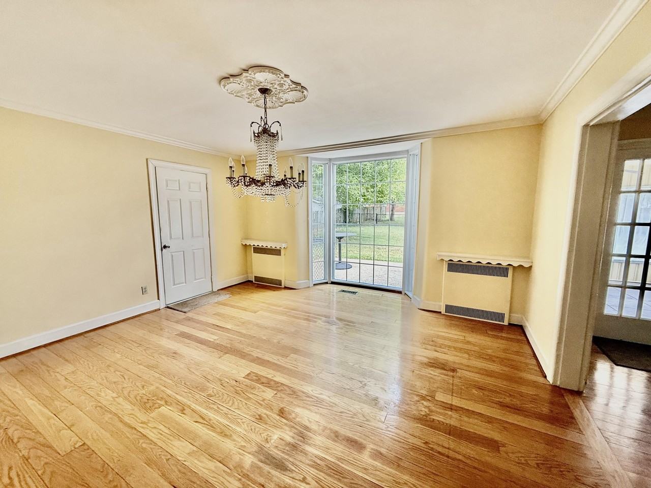 113 College St - Photo 4 of 34