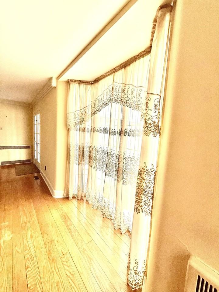 113 College St - Photo 5 of 34