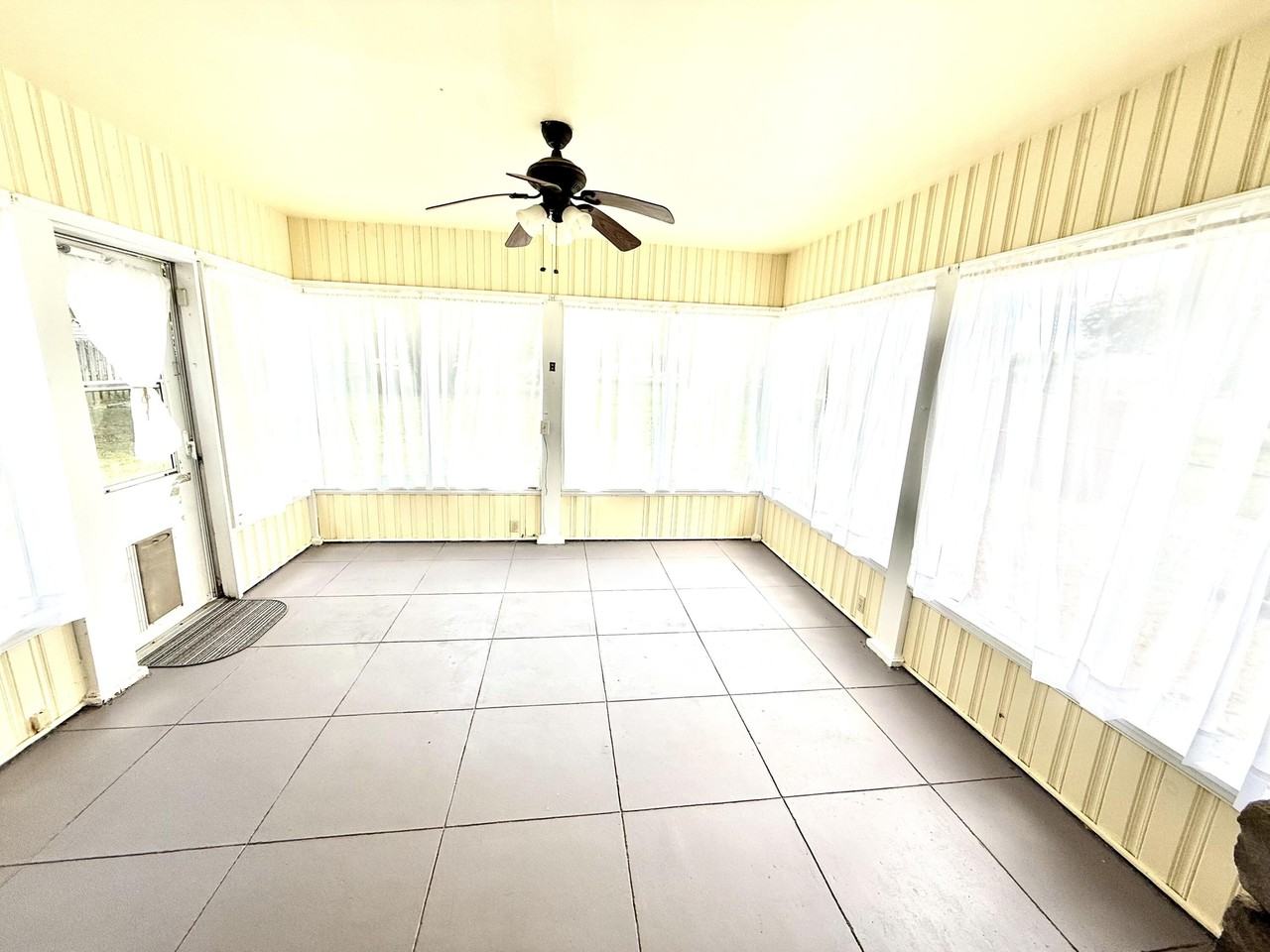 113 College St - Photo 6 of 34