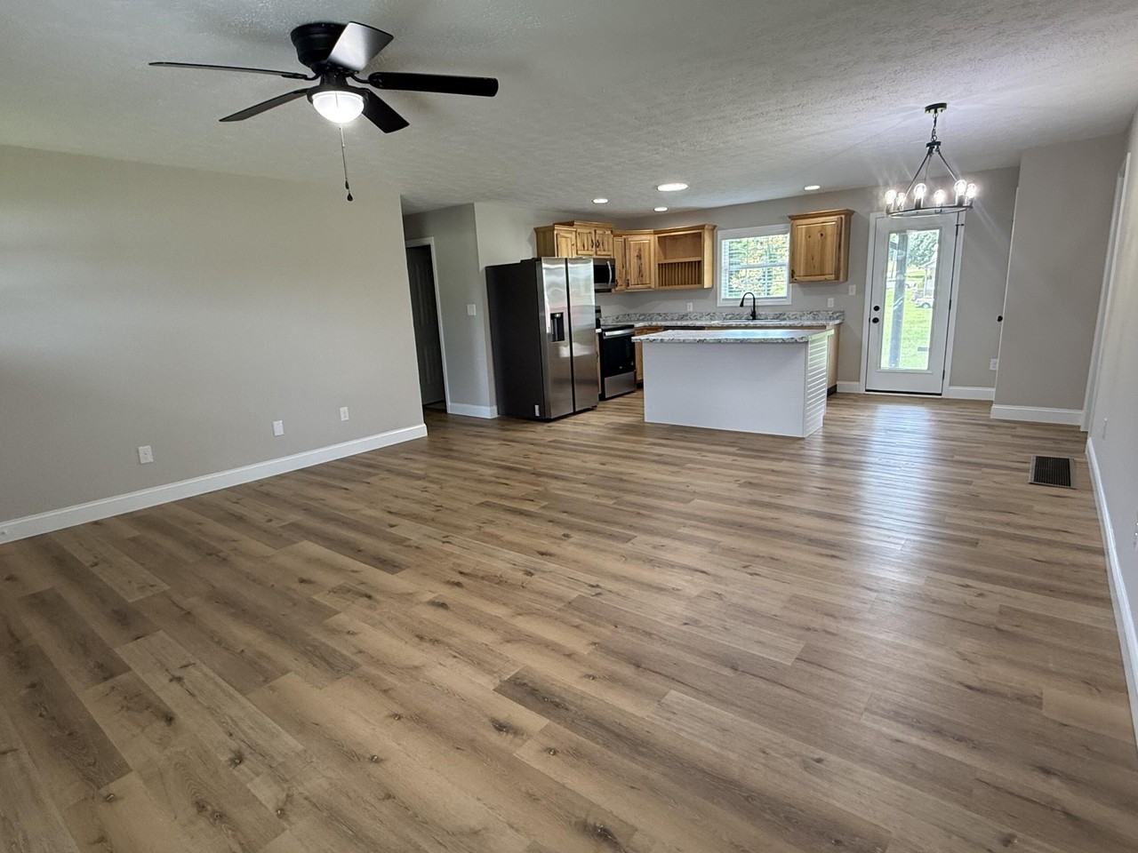 403 Opossum Kingdom Rd - Photo 4 of 13