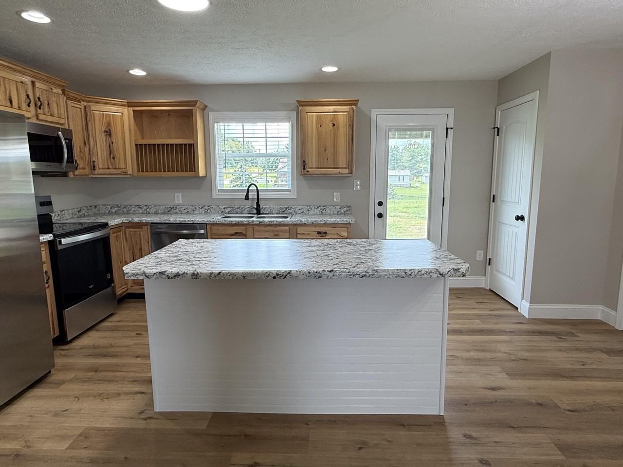 403 Opossum Kingdom Rd - Photo 6 of 13