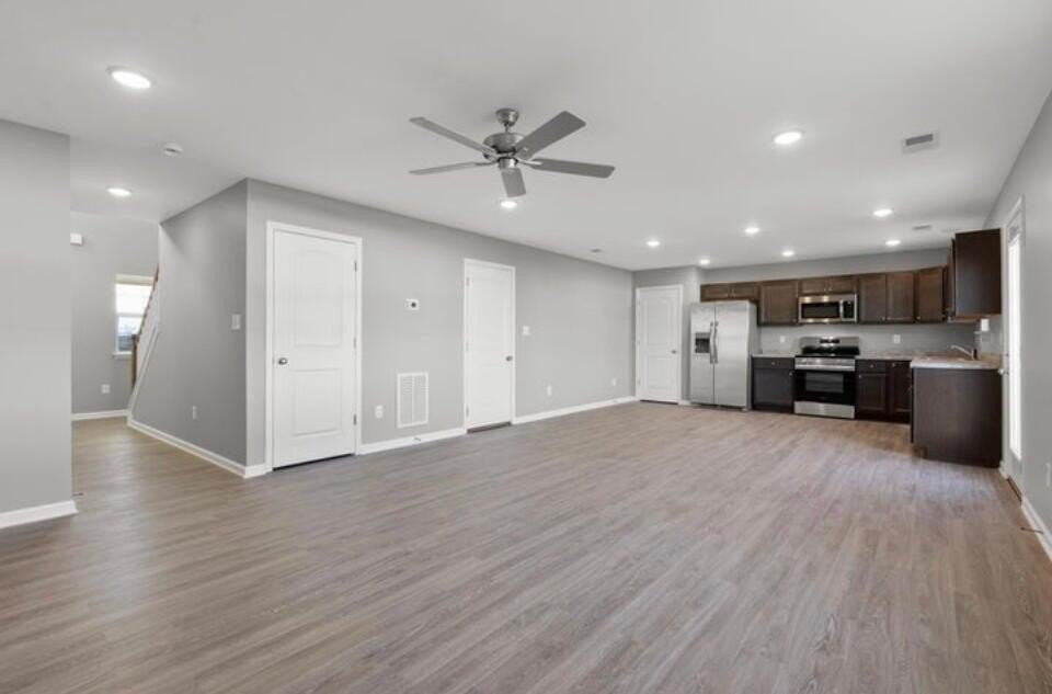 8009 Driftwood Loop - Photo 5 of 9