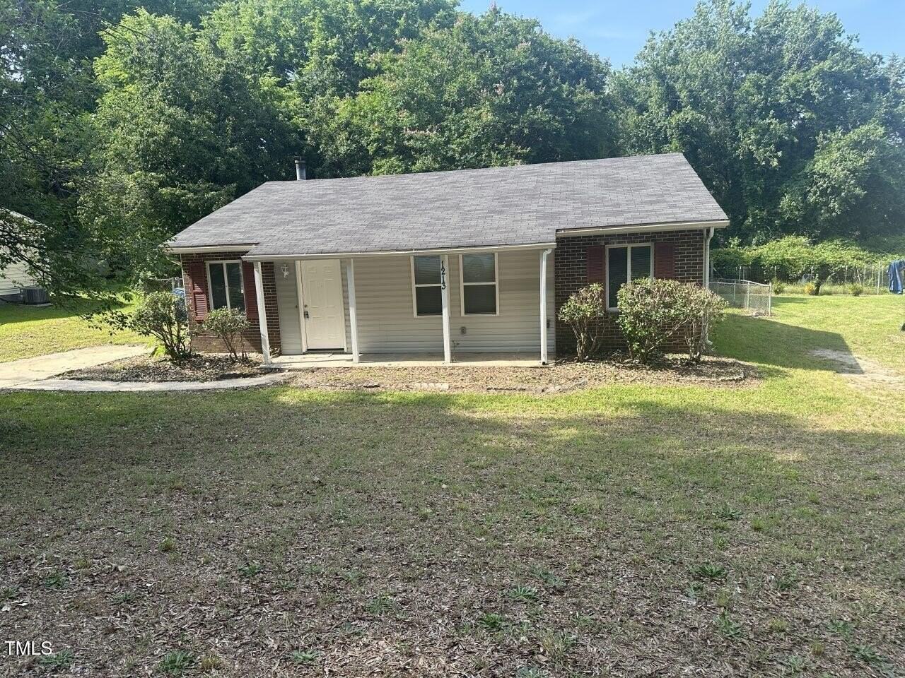1213 Seabrook Rd - Photo 2 of 18