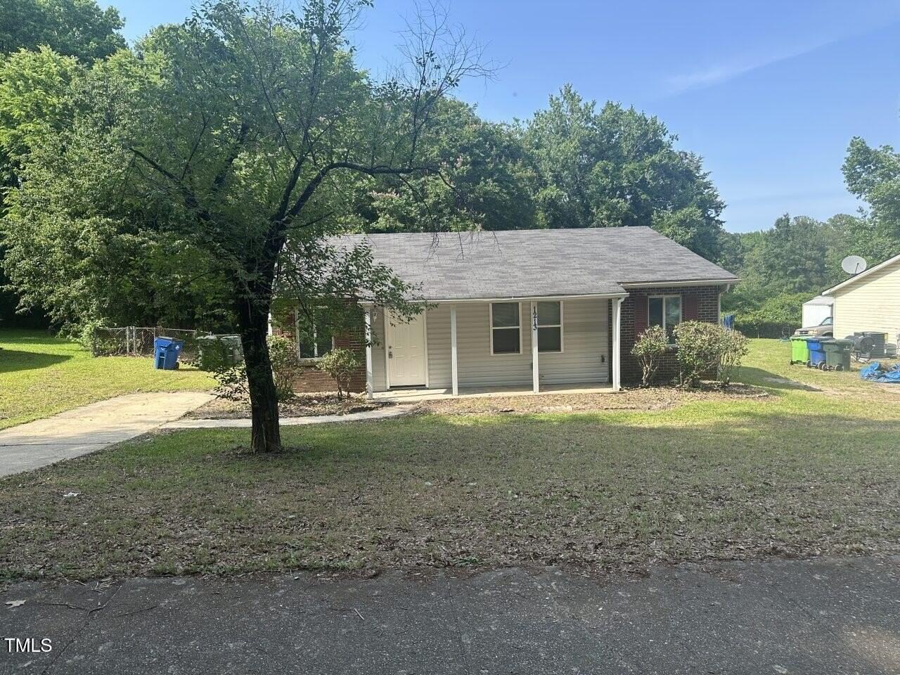 1213 Seabrook Rd - Photo 3 of 18