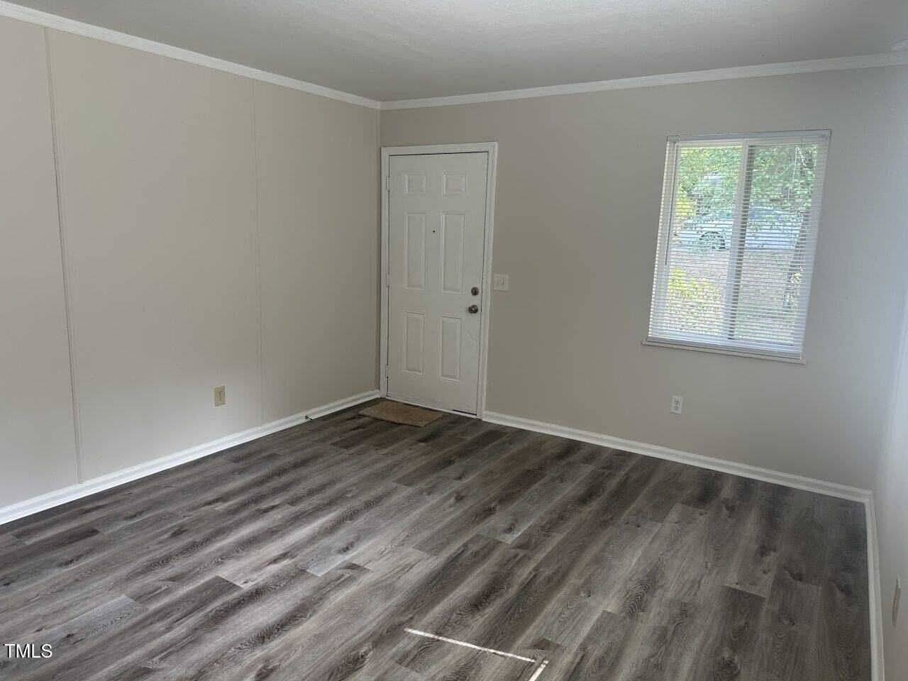 1213 Seabrook Rd - Photo 4 of 18