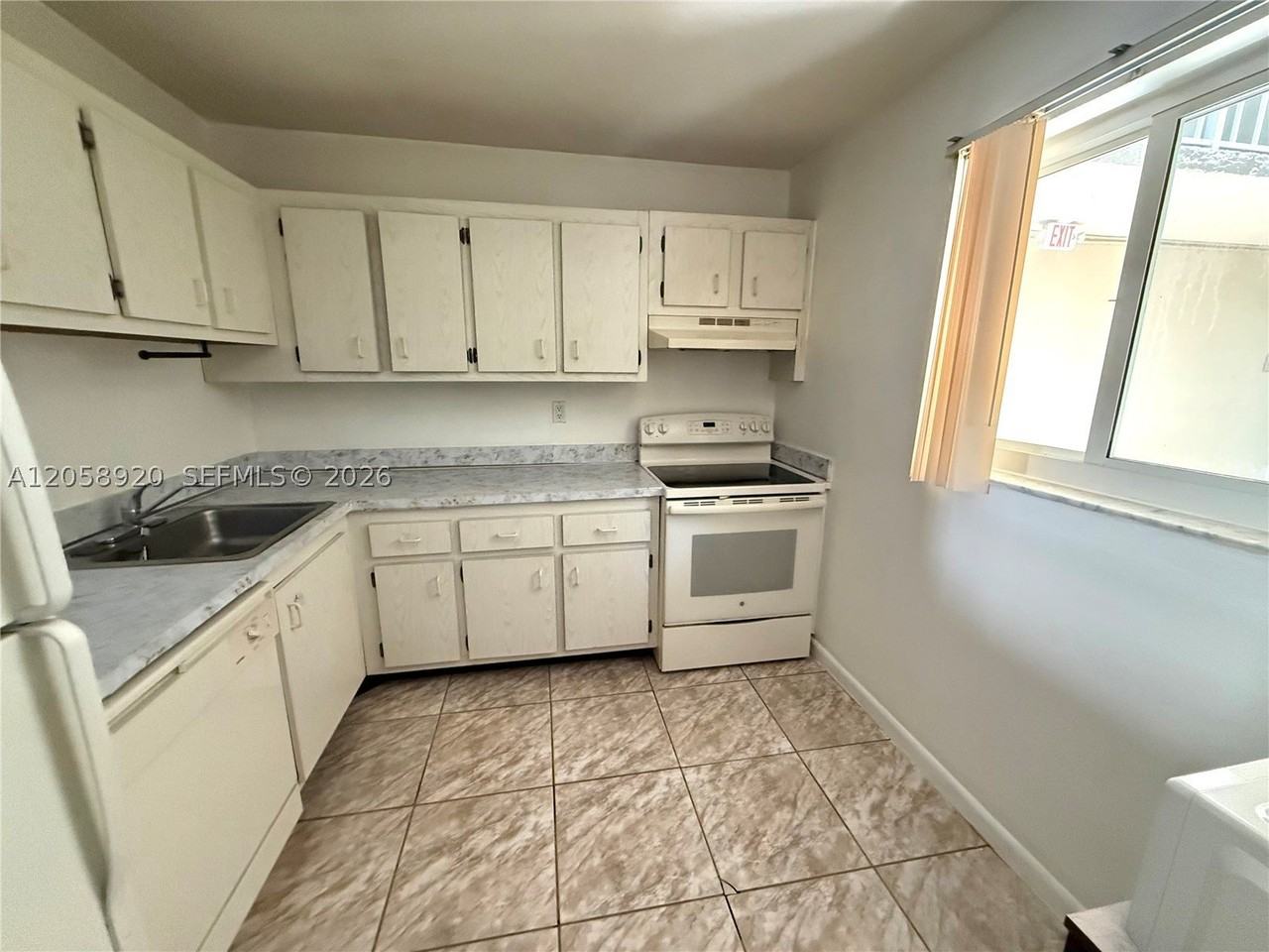 7720 Camino Real #107 - Photo 7 of 15