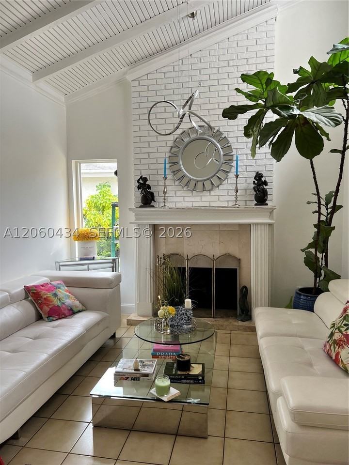 13656 Sw 117th Ln #13656 - Photo 2 of 9