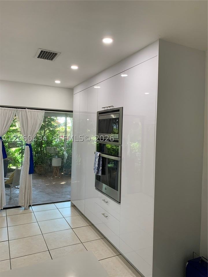 13656 Sw 117th Ln #13656 - Photo 3 of 9