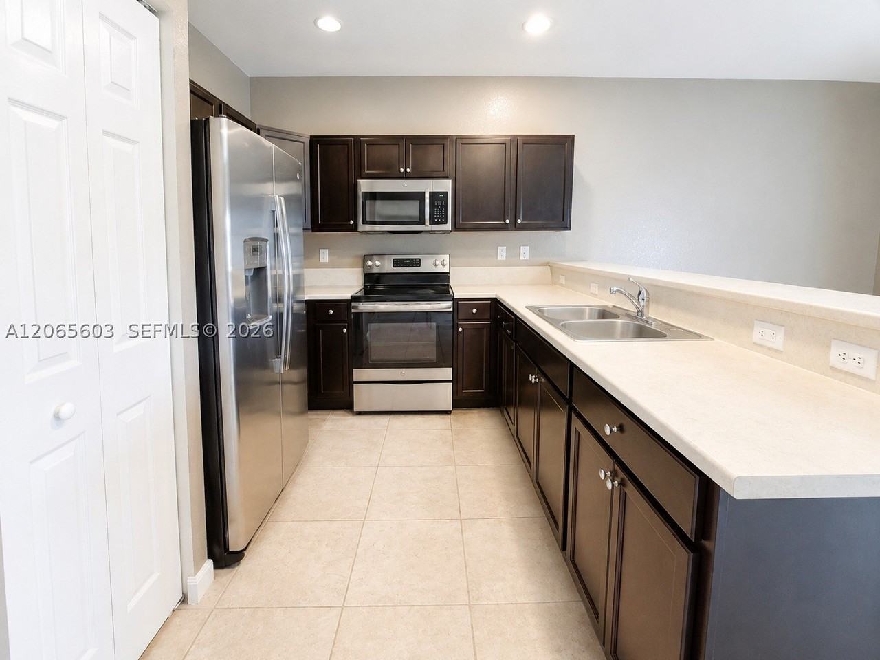 413 Se 32nd Ter #413 - Photo 4 of 14