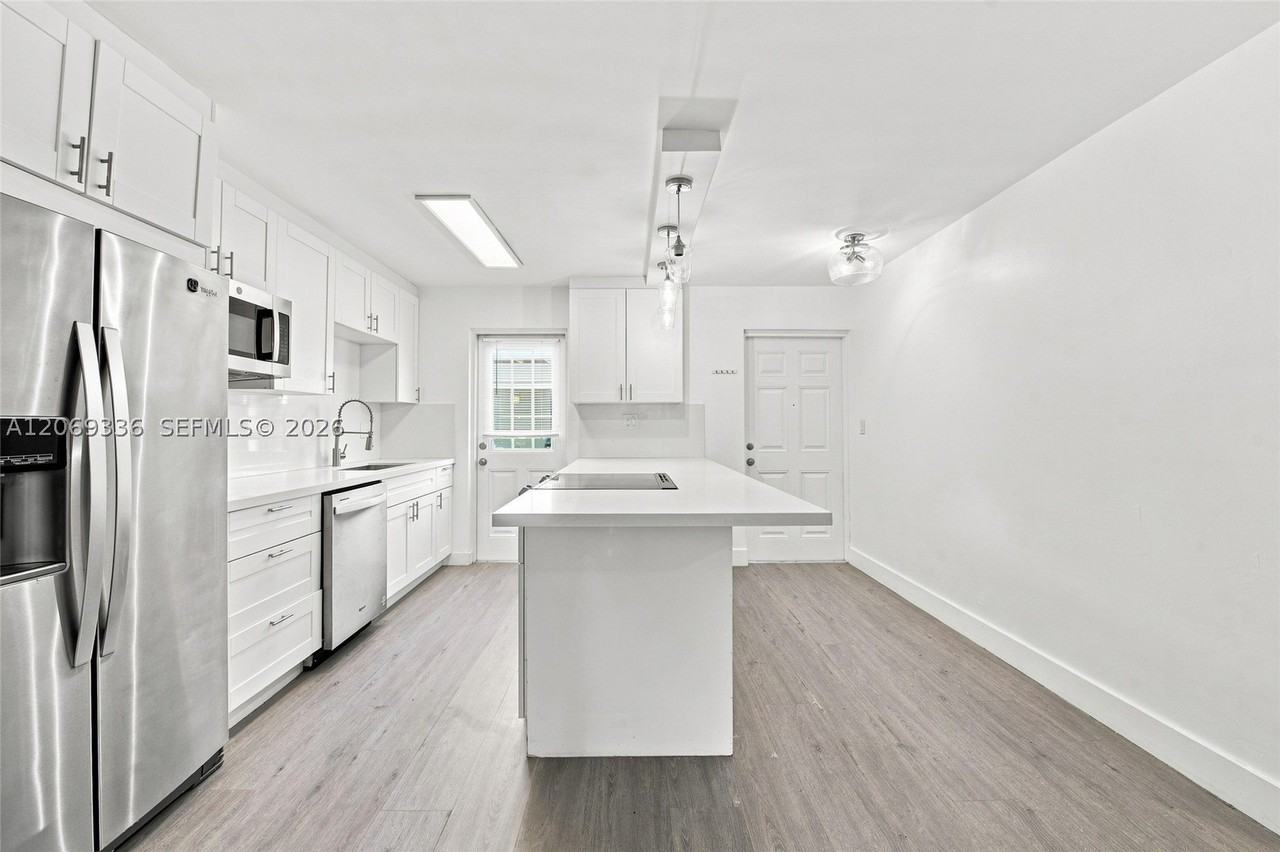 222 N Federal Hwy #115 - Photo 4 of 35
