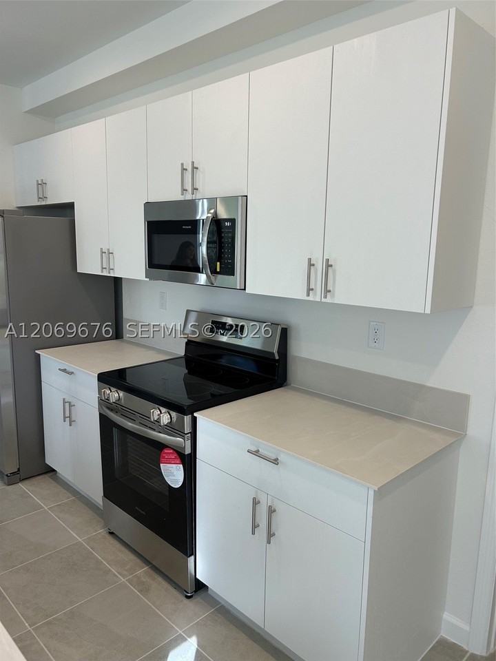 2342 Se 30th St - Photo 6 of 14