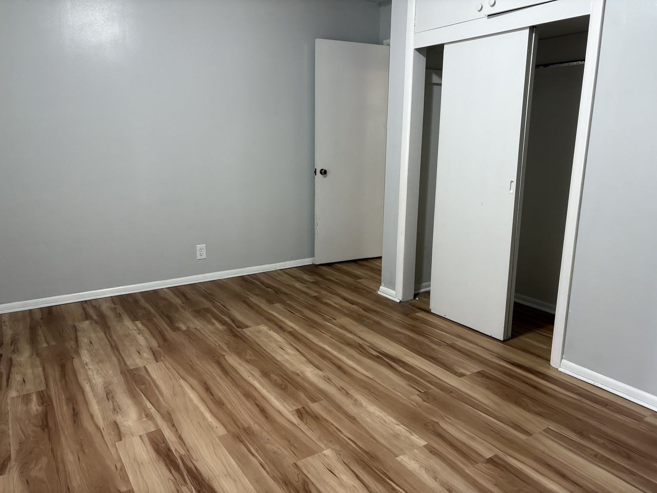 1524 Waldman Ave #1 - Photo 7 of 29